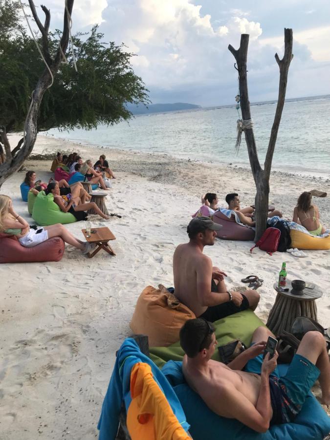 The Exile Sunset Bar & Bungalow Gili Trawangan Kültér fotó