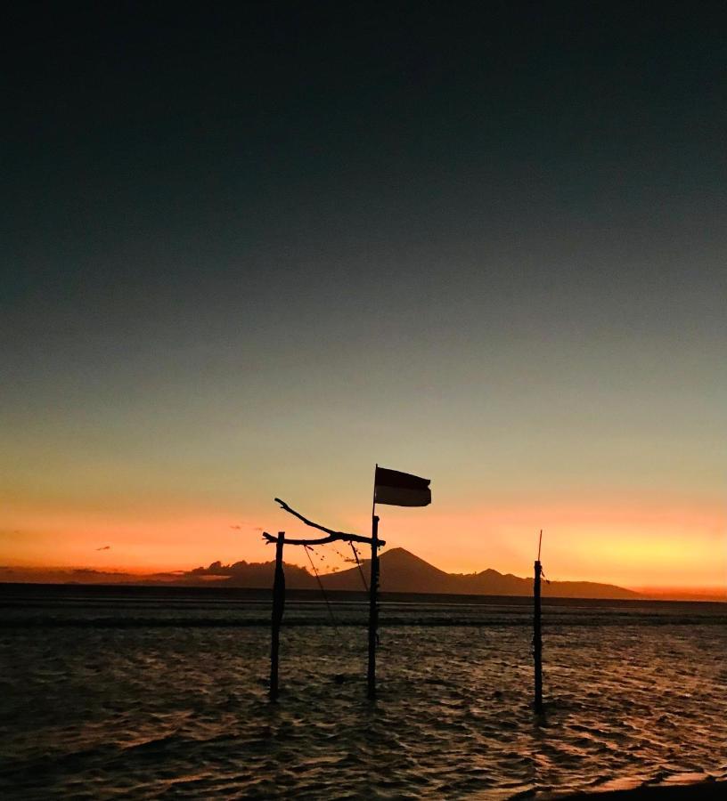 The Exile Sunset Bar & Bungalow Gili Trawangan Kültér fotó