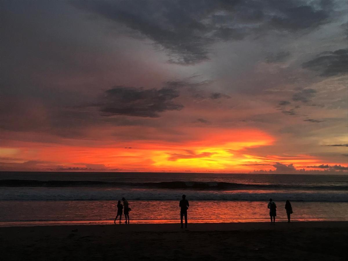The Exile Sunset Bar & Bungalow Gili Trawangan Kültér fotó