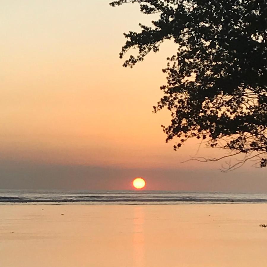 The Exile Sunset Bar & Bungalow Gili Trawangan Kültér fotó