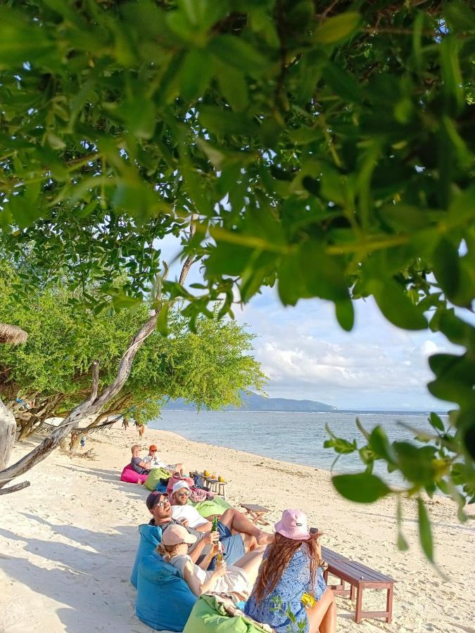 The Exile Sunset Bar & Bungalow Gili Trawangan Kültér fotó